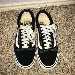 Black old Skool black vans